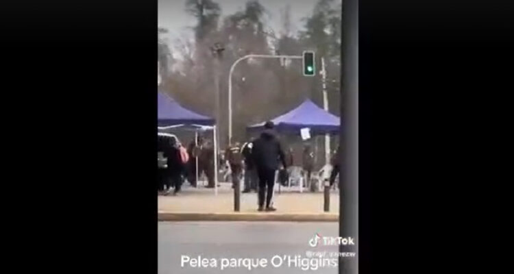 Fiscalización a ambulantes termina con comerciante baleado por un carabinero en Santiago