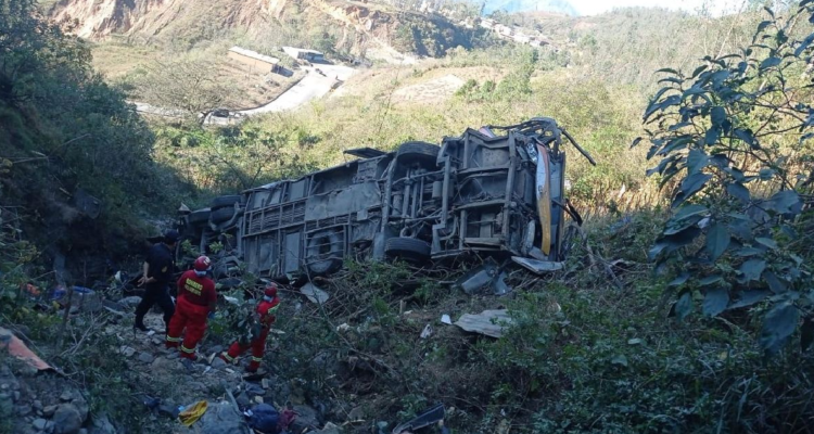 El bus accidentado en Perú.