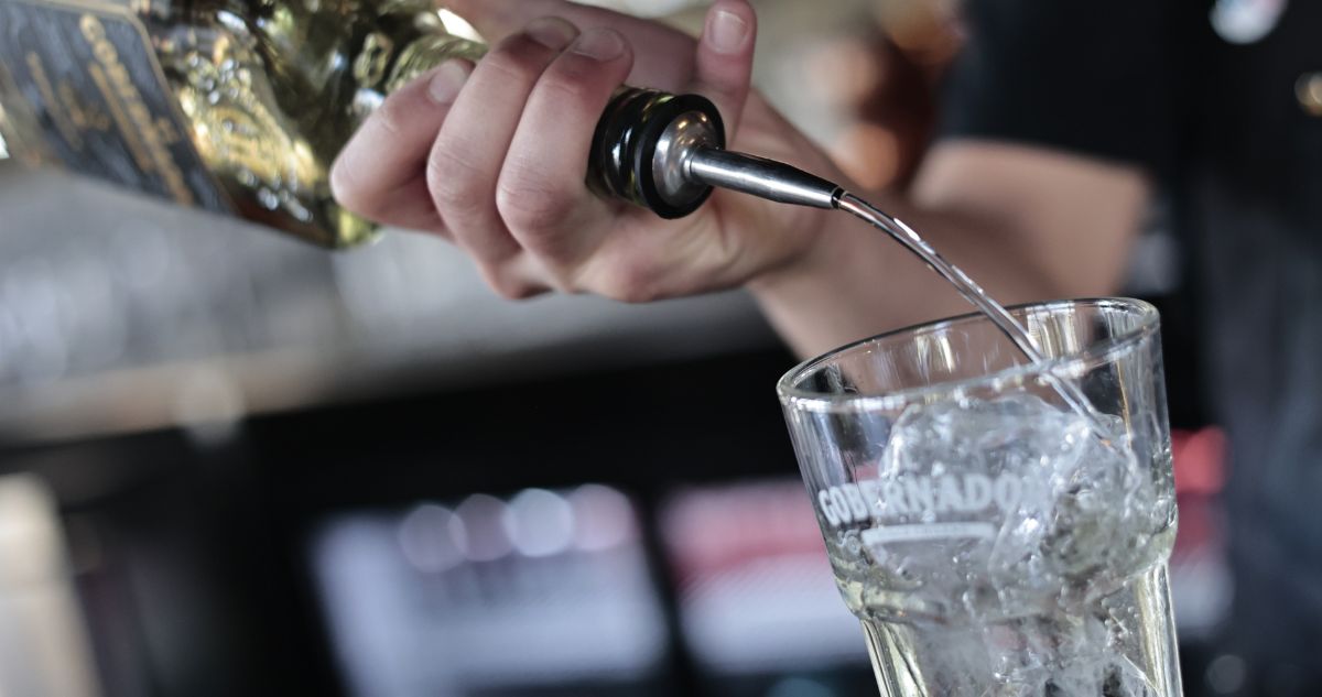 Diputados proponen eximir al vino y al pisco de eventual alza de impuestos en reforma tributaria