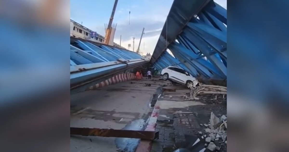 El momento en que puente se derrumba en Bangkok dejando dos muertos