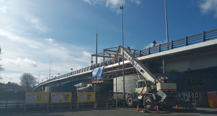 Puente Cau Cau comienza su etapa final de reparación