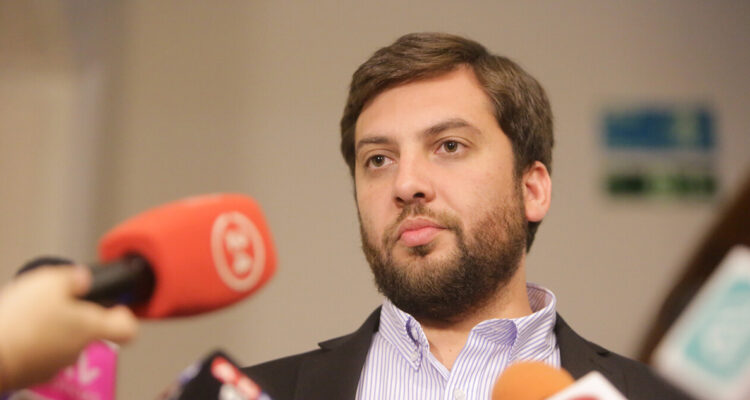 Diputado Raúl Soto (PPD): “Giorgio Jackson es más un problema que un aporte al objetivo del gobierno”