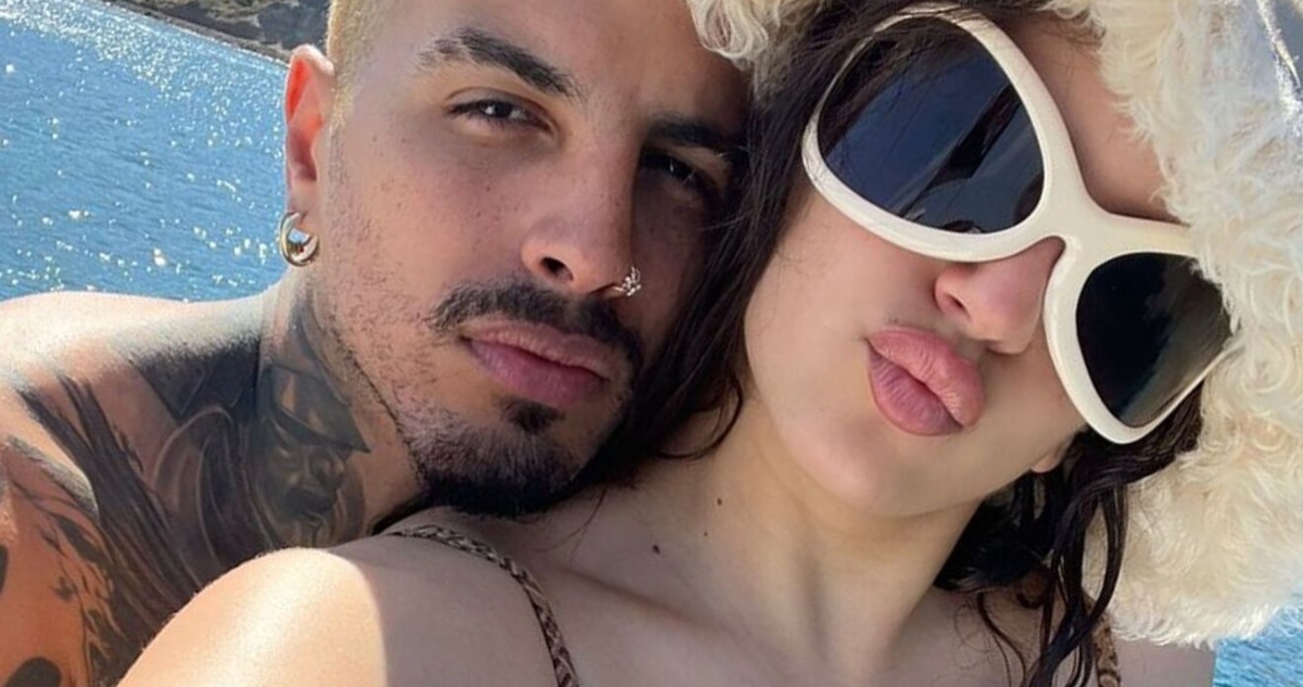 Rauw Alejandro confirma quiebre con Rosalía: “No fue por culpa de terceras personas”