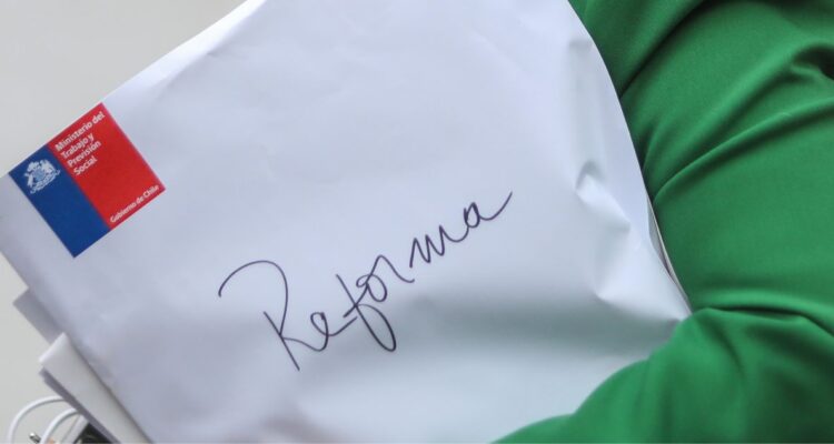 En qué estado la reforma de pensiones y qué falta para el proyecto de ley previsional que elimina las AFP y propone un aumento del 6% de cotización