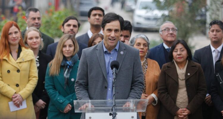 Republicanos lanzan defensa a las FFAA y “la vida del que está por nacer” en presentación de enmiendas