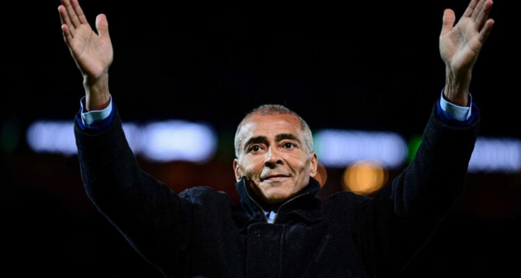 Informan que el exjugador y actual senador, Romario, fue hospitalizado en Brasil