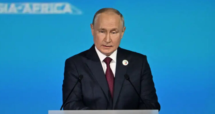 Putin da inicio a cumbre Rusia-África con la promesa de 50 mil toneladas de grano gratis
