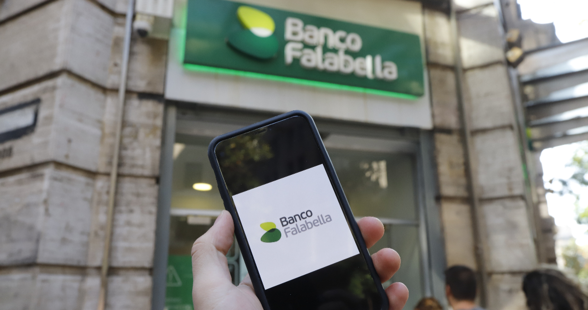 Sernac inicia proceso colectivo con Banco Falabella ante reiteradas fallas en plataformas online