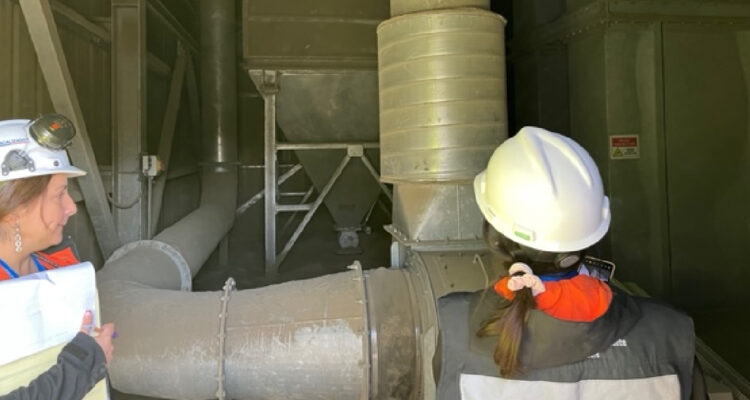 Superintendencia de Medio Ambiente formula cargos contra 3 empresas de la región Metropolitana