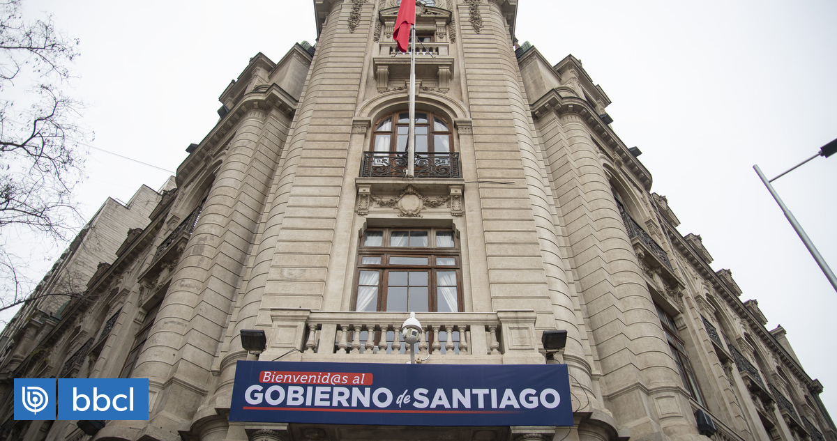 Frente a La Moneda entregan histórico edificio de la ex Intendencia al