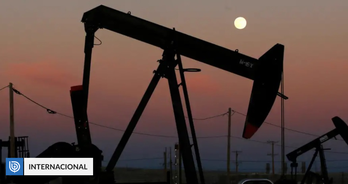 Reportan caída en el precio del petróleo pese a recortes de Arabia