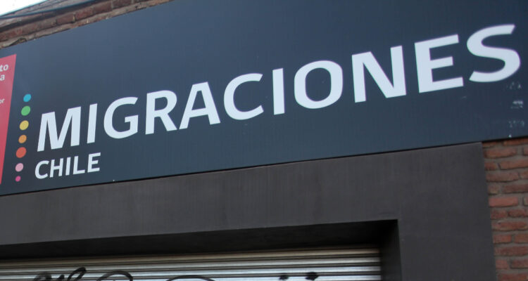 Migraciones deberá indemnizar con $17 millones a exdirectora de Los Lagos por despido anticipado