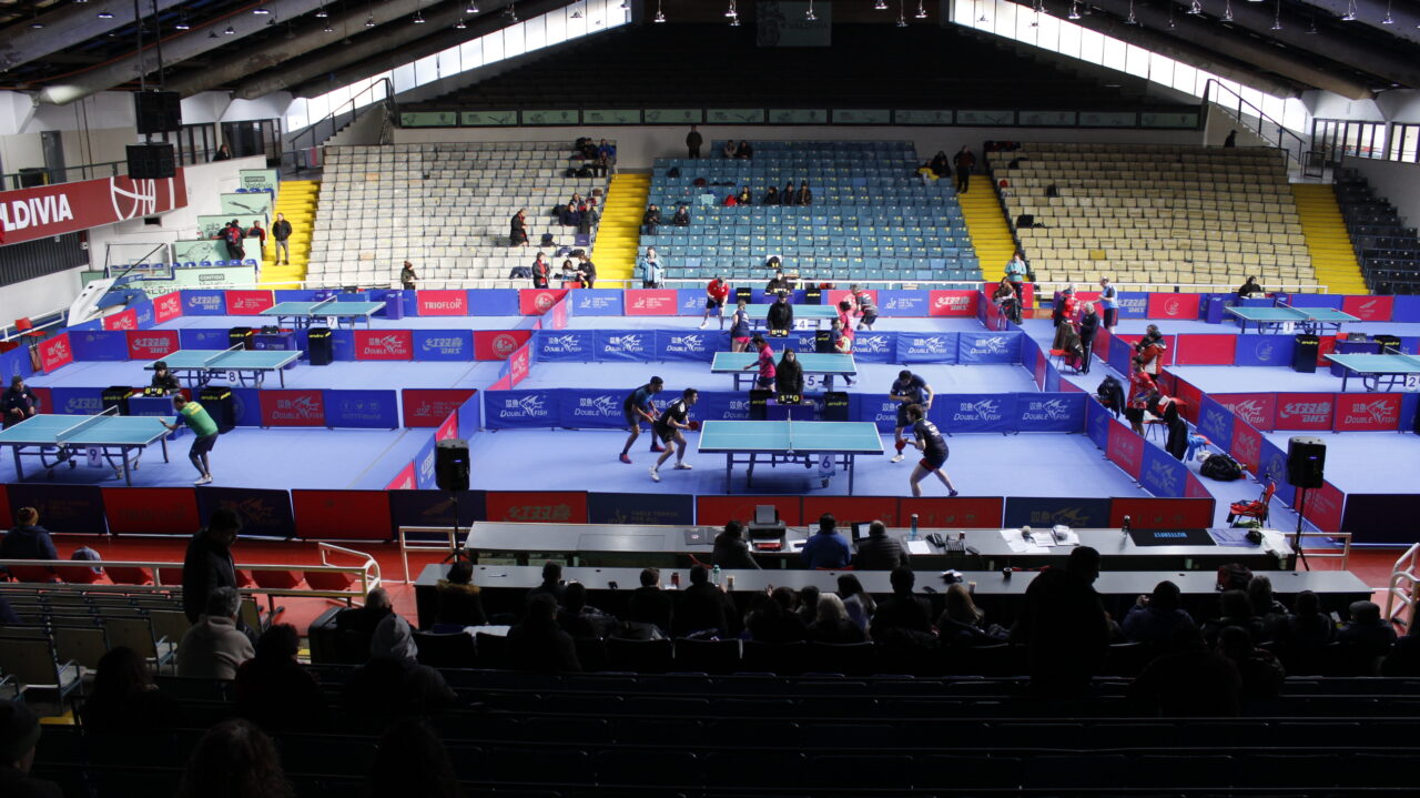 El tercer Campeonato Sudamericano de tenis de mesa disputado en Valdivia.