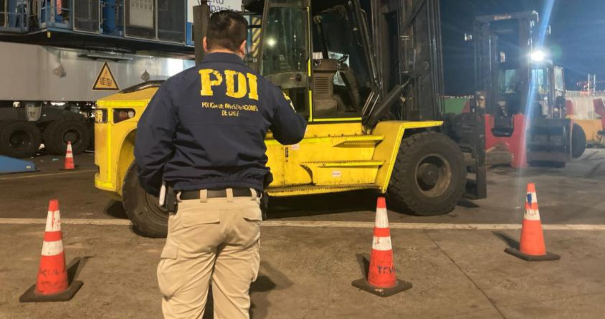 Trabajador muere tras ser embestido por una grúa en el Puerto de Valparaíso