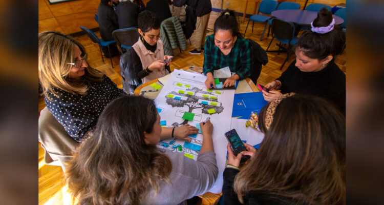 UBB desarrolla seminario sobre regulación y fomento de construcción industrializada de viviendas en madera