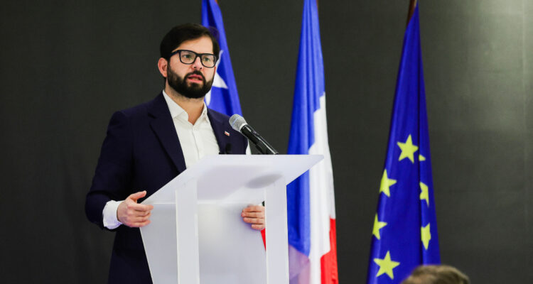 Ucrania agradece a presidente Boric su “elocuente condena a la agresión imperialista” de Rusia