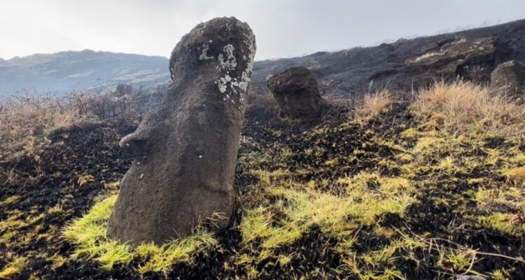 Unesco confirma daños graves en más de 20 moais tras incendios que afectaron a Rapa Nui en 2022