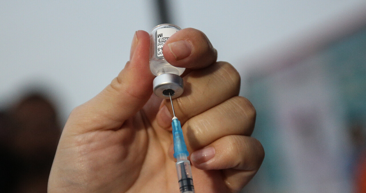 Preocupación por baja cifra de adultos mayores y embarazadas vacunados contra influenza