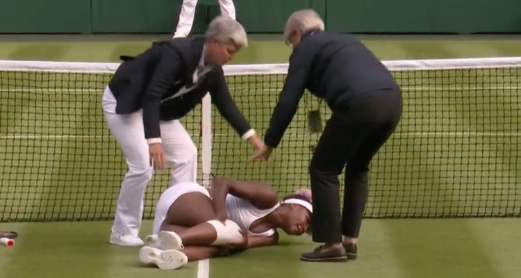 Venus Williams sufre fuerte lesión y un grito desgarrados inundó Wimbledon.