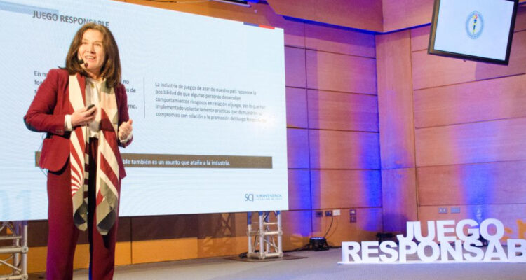 Superintendencia de Casinos presenta Estrategia de Juego Responsable en seminario con U. de Concepción