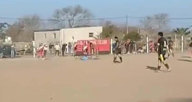 Árbitro en Argentina fue brutalmente agredido por un jugador.