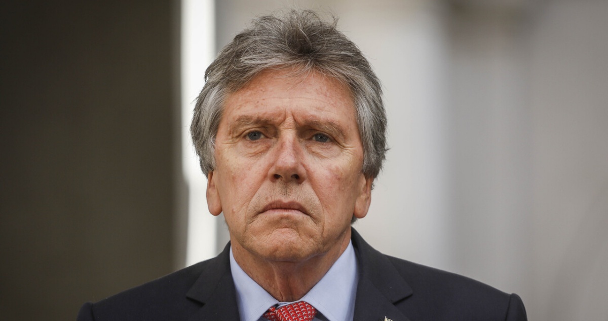 Trasladan de urgencia a Santiago al exsenador y exministro Alberto Espina tras sufrir paro cardíaco