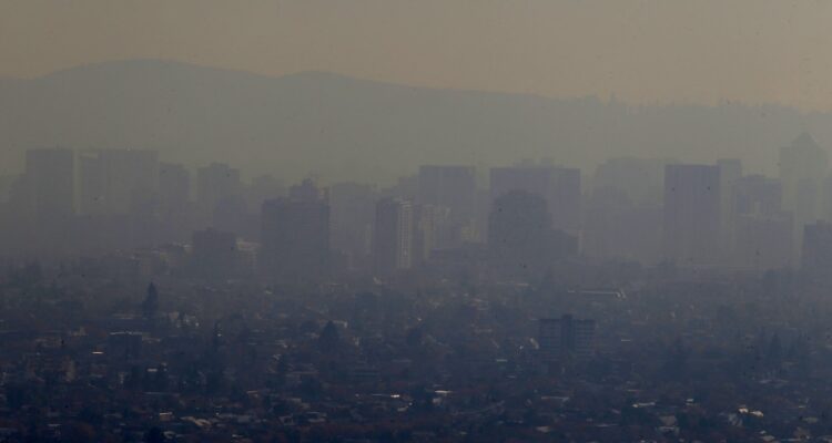 Decretan Alerta Ambiental en la región Metropolitana para este domingo
