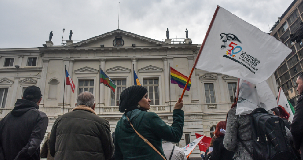 Concejo municipal de Santiago aprueba cambio de nombres a 8 calles por 50 años del Golpe de Estado