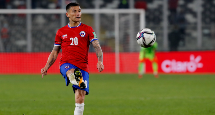 Charles Aránguiz lanzó una dura confesión sobre un posible retorno a La Roja.