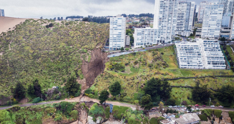 Vecina revela daños en segundo edificio cercano a socavón en Viña del Mar
