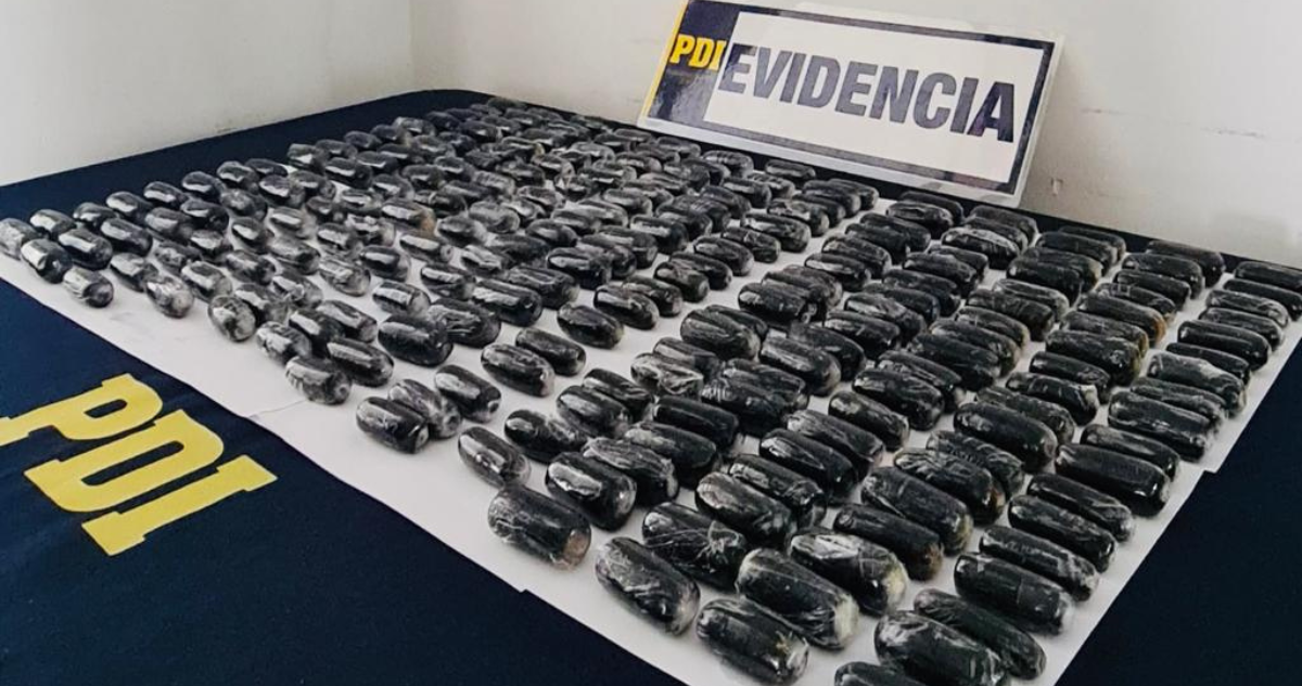 Incautan 221 ovoides con ketamina desde el sistema digestivo de hombre durante control en Arica