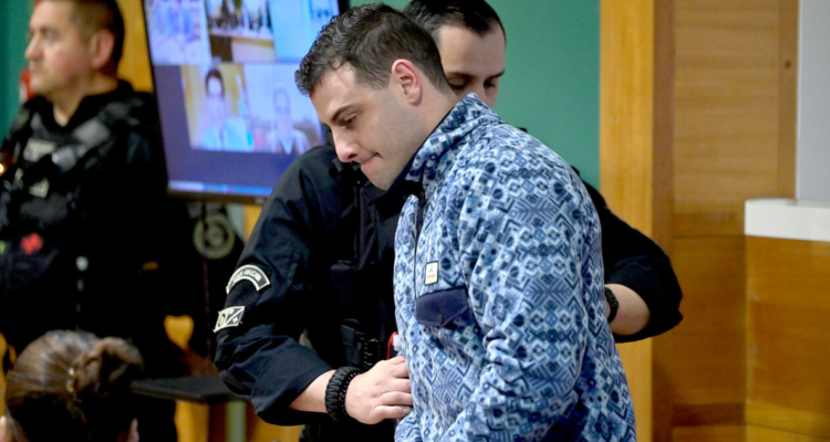 Tribunal rechaza mantener a Martín Pradenas en cárcel de Nueva Imperial y ordena traslado a Valdivia