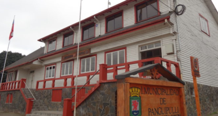 Contraloría detecta irregularidades en pagos de 14.843 horas extras en municipio de Panguipulli