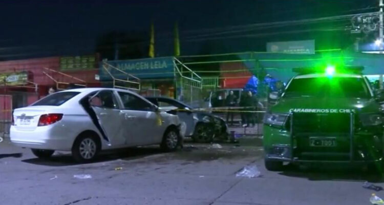 Sujeto ebrio y que circulaba en auto con encargo por robo atropelló a 3 personas en Recoleta