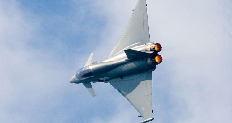 Un Typhoon biplaza británico