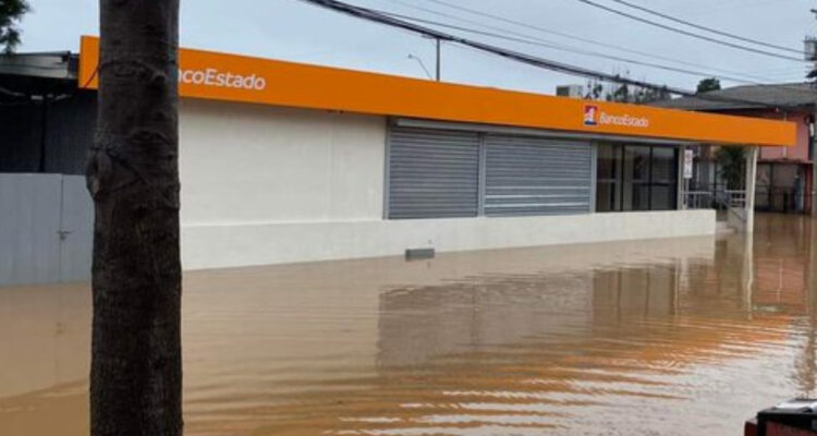 BancoEstado tiene más de 20 sucursales con dificultad de apertura producto de las lluvias