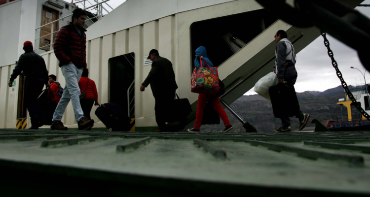 barcaza Corral Niebla