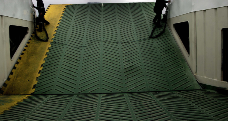 barcaza Corral Niebla