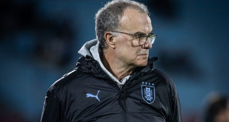 Secretismo de Bielsa molesta en Uruguay de cara a debut con Chile en Clasificatorias