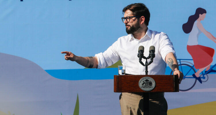 Presidente Boric apunta a “sinvergüenzas que han aparecido dentro de nuestro gobierno”