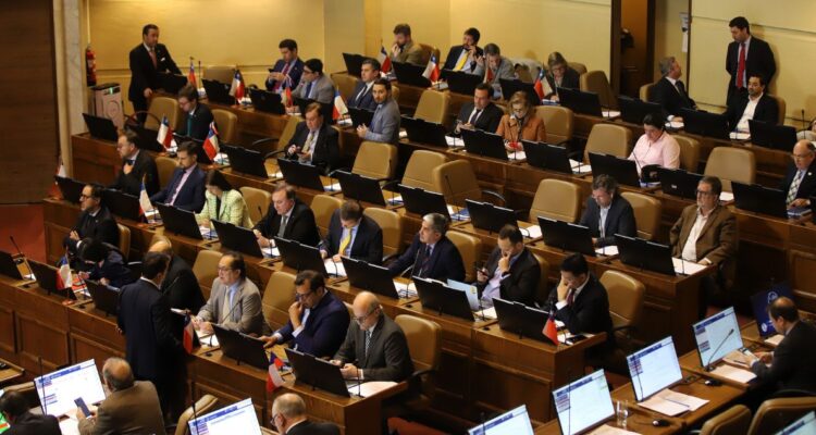 Gobierno no descarta vetar “Ley de Usurpaciones” y PPD se molesta por actuar del PC y Frente Amplio