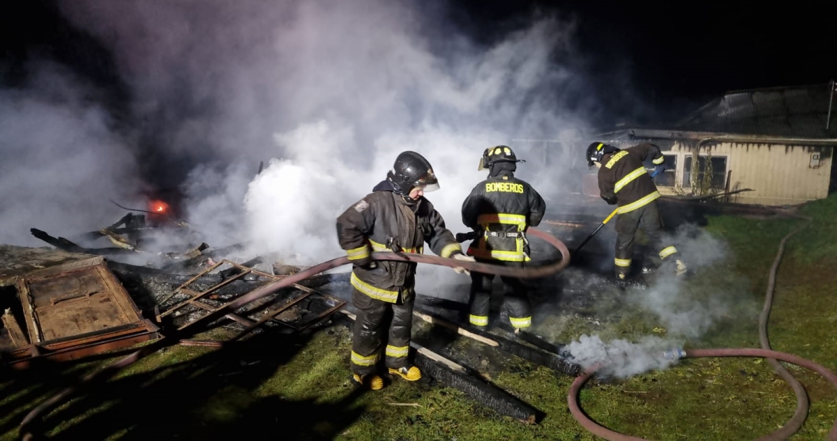 Nuevo ataque incendiario en Cañete: sujetos quemaron una capilla católica
