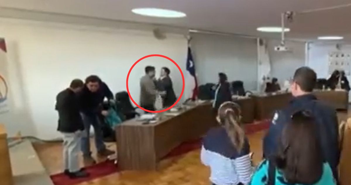 Autoridades de San Javier se trenzan a golpes en pleno concejo municipal: uno fue formalizado