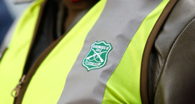 Empresa se querella contra Carabineros por adjudicar compra de cámaras corporales “al borde de la ley”