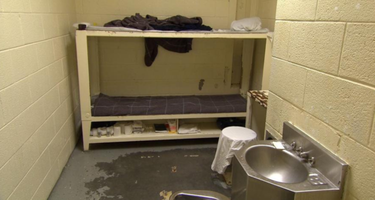 Interior de una celda en la cárcel del condado de Fulton en 2013
