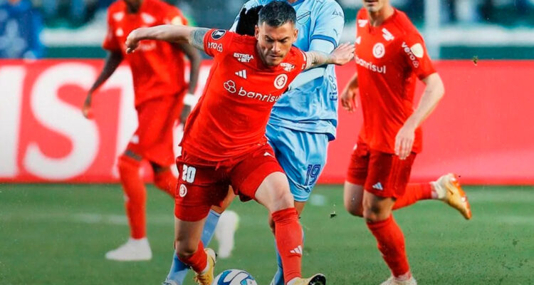 Charles-Aránguiz-Diego-Latorre