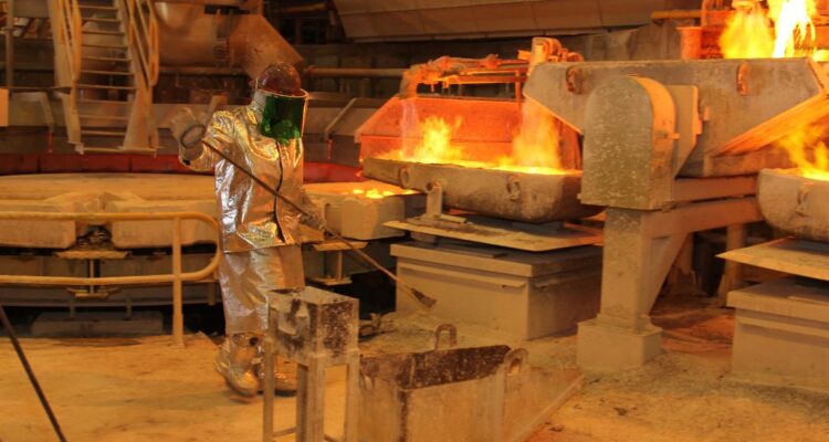 Presidente de Codelco descarta efectos en precios del cobre tras caída en deflación de China