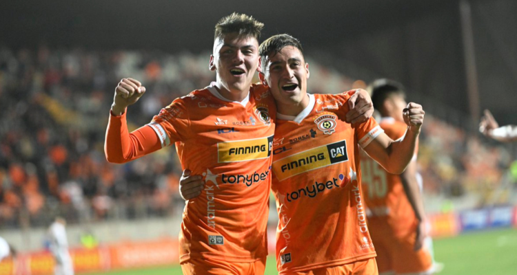 Cobreloa golea a Cobresal y avanza a las semifinales de Copa Chile.
