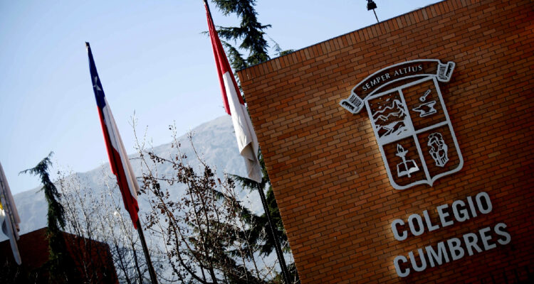 Colegio Cumbres informa que sacerdotes denunciados por exalumna fueron separados de sus funciones