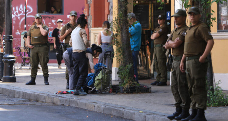 Residentes de Barrio Lastarria acusan aumento de delincuencia por la llegada de ambulantes al sectorResidentes de Barrio Lastarria acusan aumento de delincuencia por la llegada de ambulantes al sector